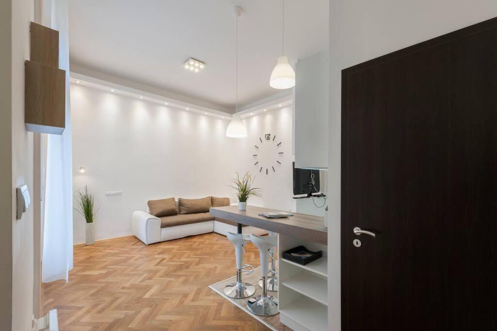 Szent Istvan Ter 4 Next To Basilica A 1 Bedroom Budapešť Exteriér fotografie