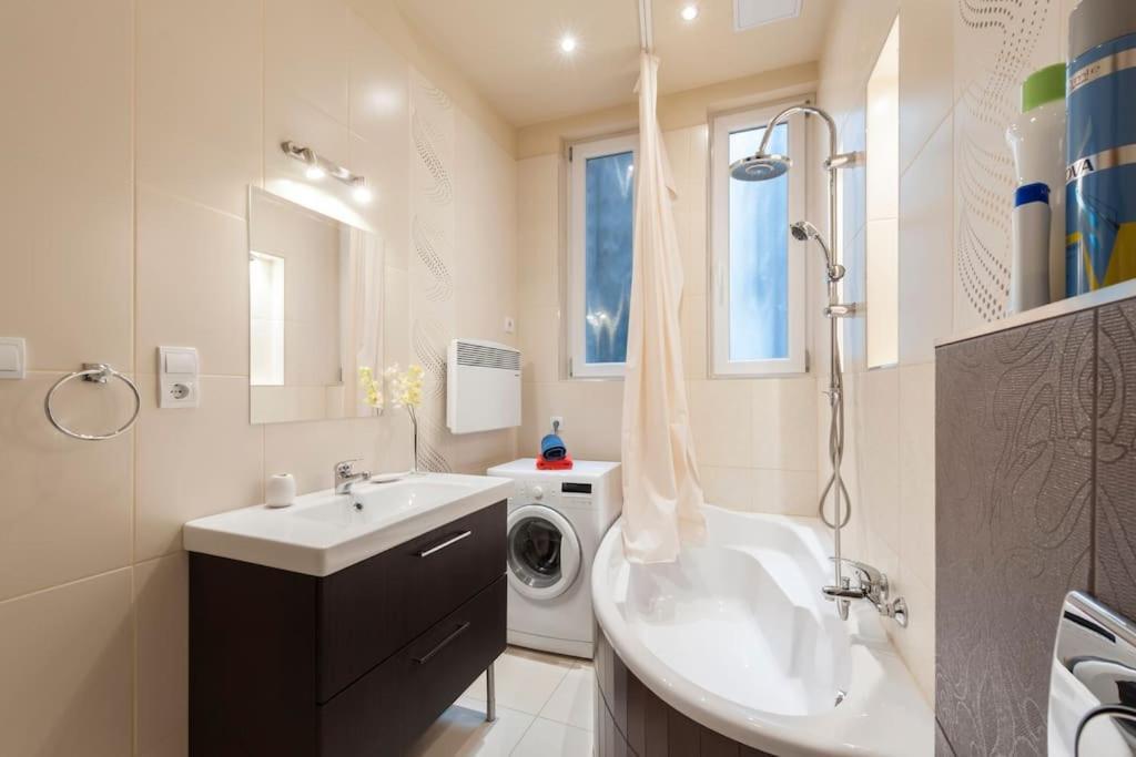 Szent Istvan Ter 4 Next To Basilica A 1 Bedroom Budapešť Exteriér fotografie