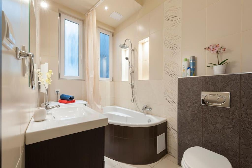Szent Istvan Ter 4 Next To Basilica A 1 Bedroom Budapešť Exteriér fotografie